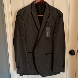 NWT Kenneth Cole Reaction Suit